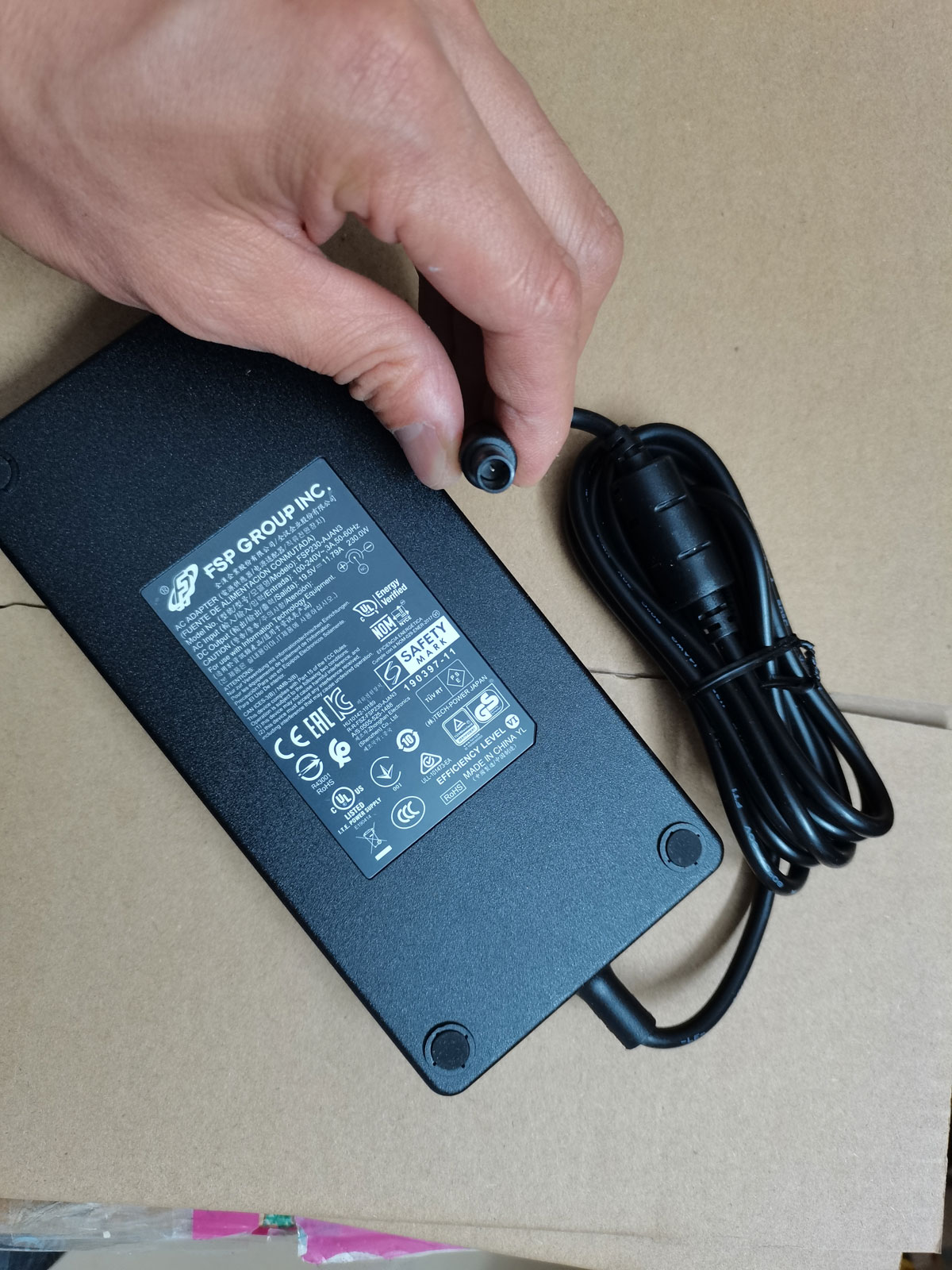 NEW Genuine Slim FSP 19.5V 11. - Pc Gaming Msi incelemesi ve fiyatı