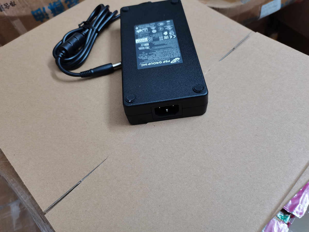 NEW Genuine Slim FSP 19.5V 11. - Pc Gaming Msi incelemesi ve fiyatı