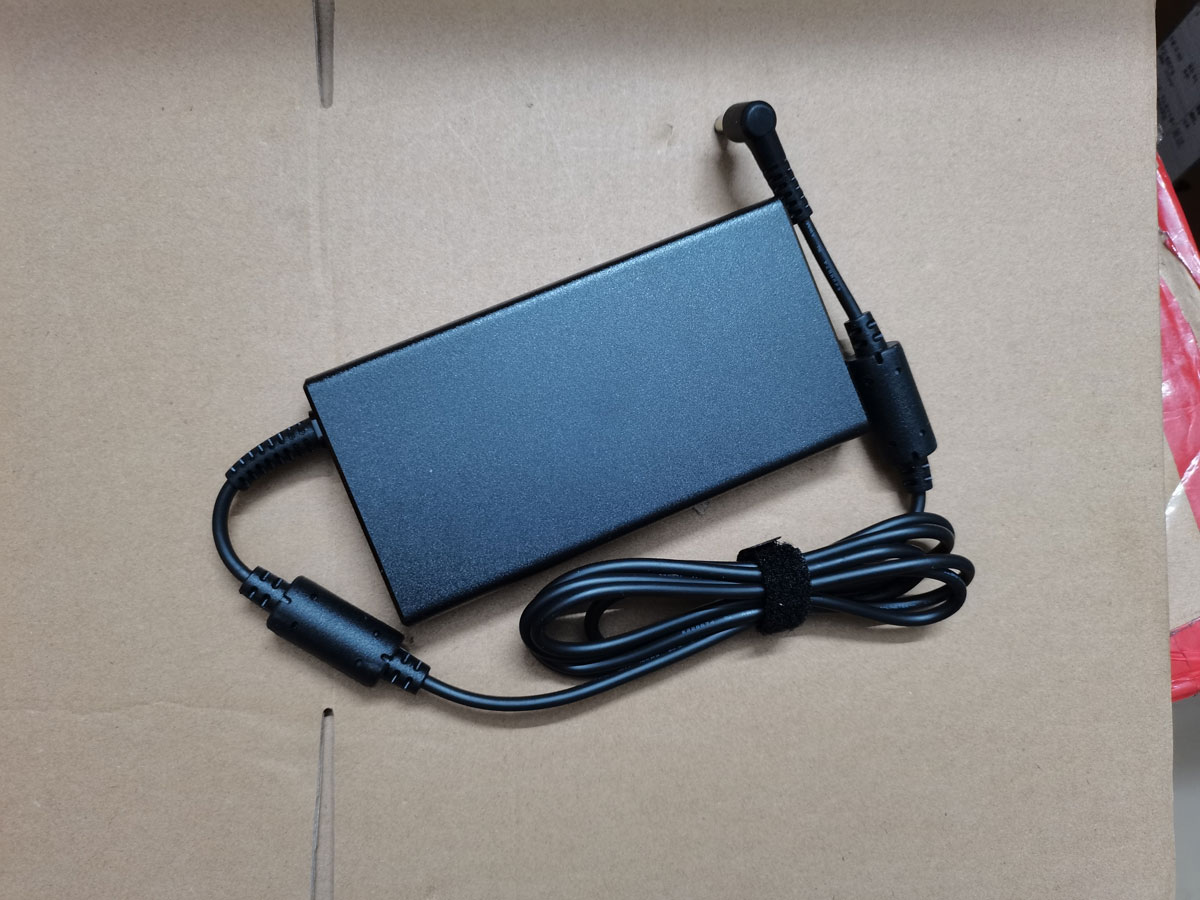 NEW OEM Slim Chicony 20.0V 9.0 - Pc Gaming Msi incelemesi ve fiyatı
