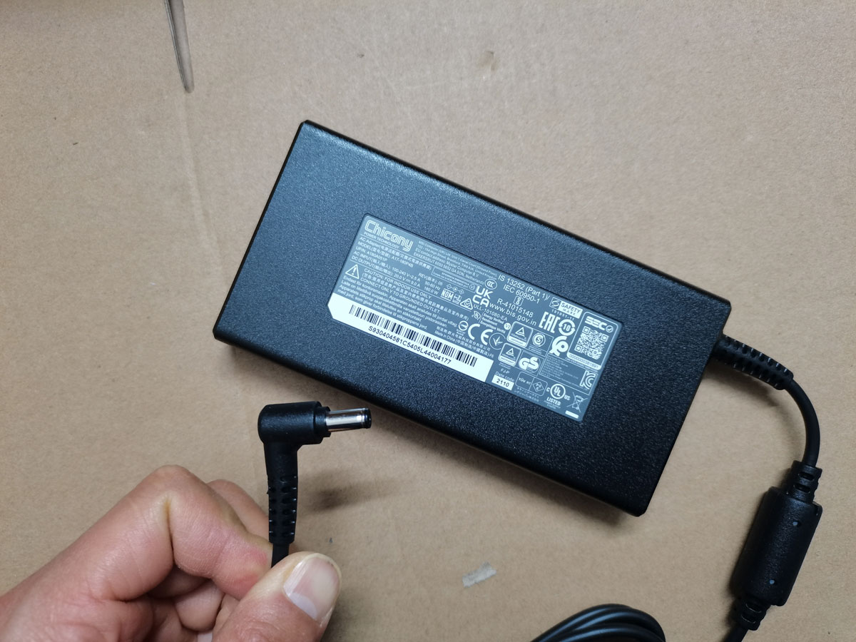 NEW OEM Slim Chicony 20.0V 9.0 - Pc Gaming Msi incelemesi ve fiyatı