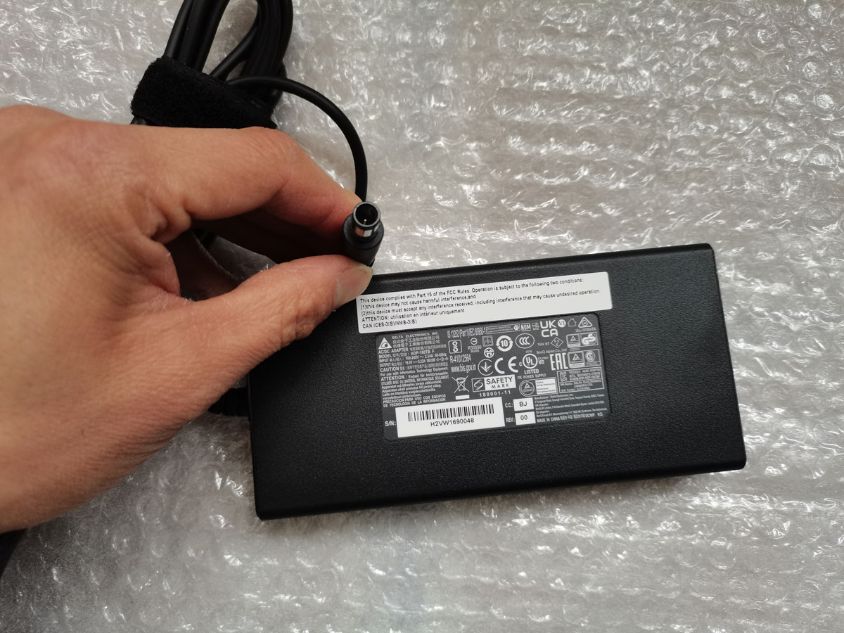 NEW Slim OEM Delta 19.5V 9.23A - Pc Gaming Msi incelemesi ve fiyatı